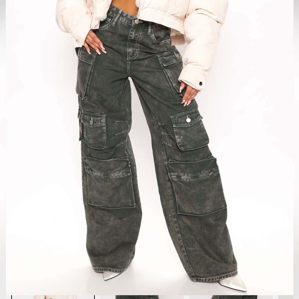 Fashion Nova Lily high rise cargo jeans